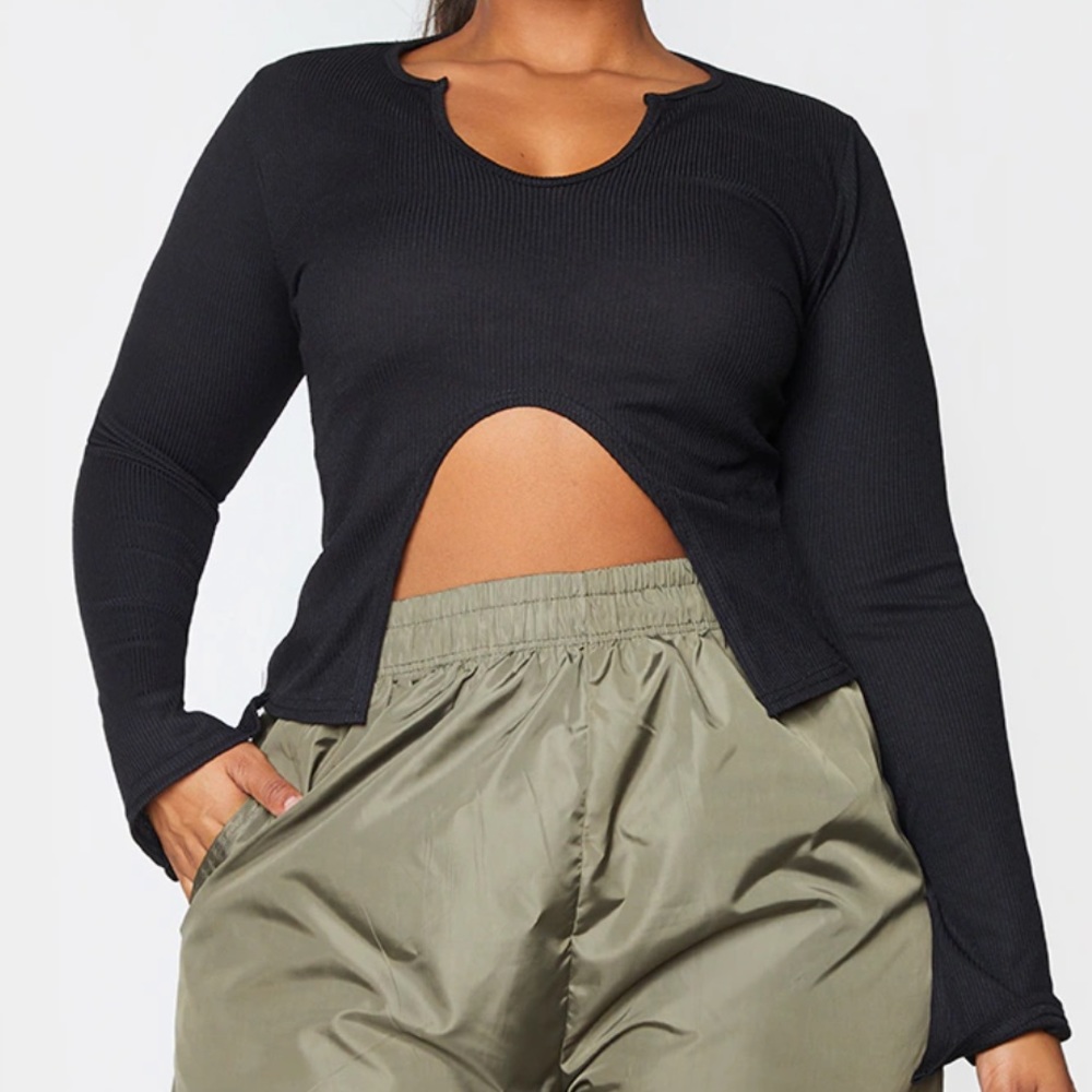 BLACK OPEN FRONT RIBBED TOP
